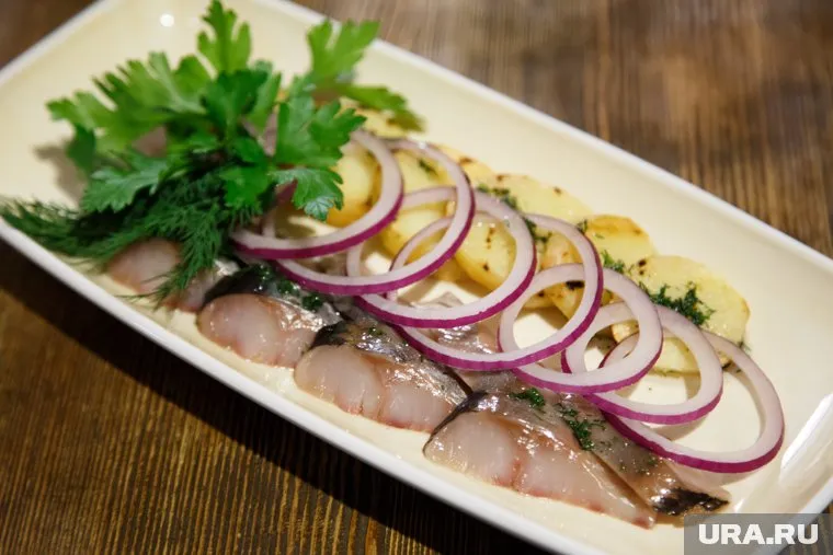 Соленая закуска опасна для гипертоников, сказал Михаил Гинзбург