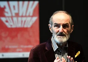 Легендарный автор картины «Слава КПСС» ушел из жизни: биография Эрика Булатова