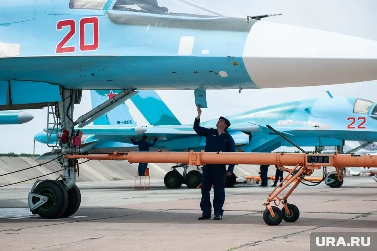 В Арктику планируют перебросить истребители-бомбардировщики Су-34