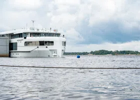 Первый за 14 лет паром из Турции застрял у берегов Сочи: что происходит с десятками пассажиров