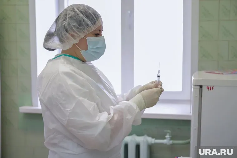 Власти ХМАО готовятся к ревакцинации уже привитых от коронавируса югорчан