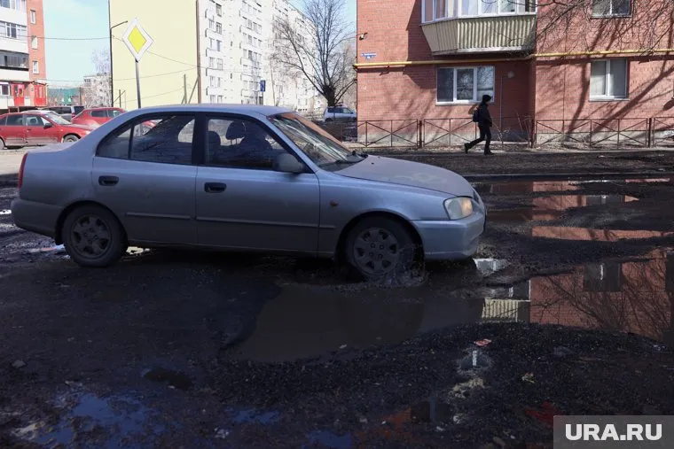Десять миллиардов направлено на ремонт федеральных дорог в регионах, заявил Михаил Мишустин