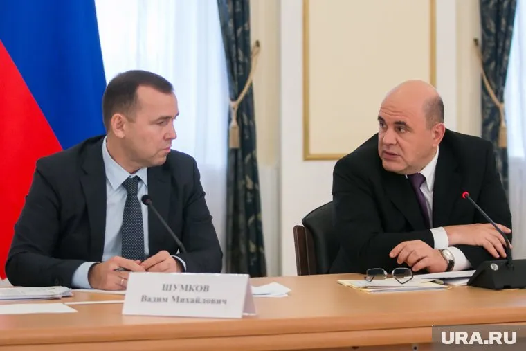 Михаила Мишустина (справа) огорчило состояние курганской БСМП, и он принял решение выделить деньги на ее ремон