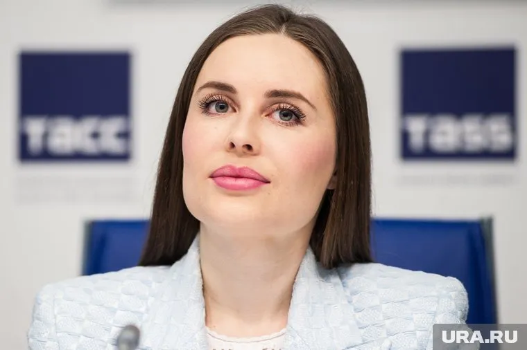 К фигуре Михалковой у ее поклонников большое внимание