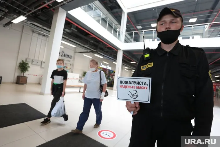 В Перми ограничили работу торговых центров из-за рекордного роста заболевших COVID-19