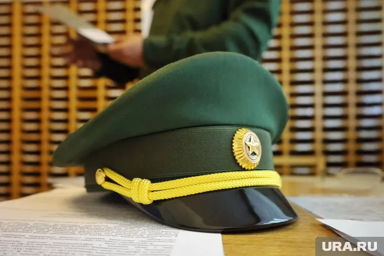 Сначала военные не принимали участия в съемках