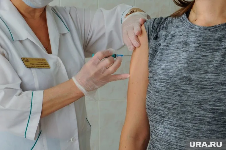 Отныне прививки от коронавируса для жителей Челябинской области перестали быть обязательными