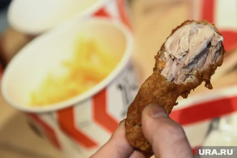 Ранее сотрудники KFC сообщили о проблемах с поставками мяса птицы