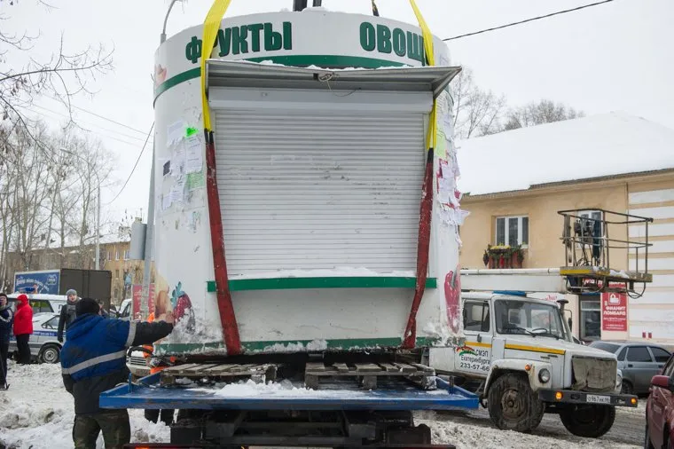 Вывоз киосков с улицы Ракетная, 2. Екатеринбург
