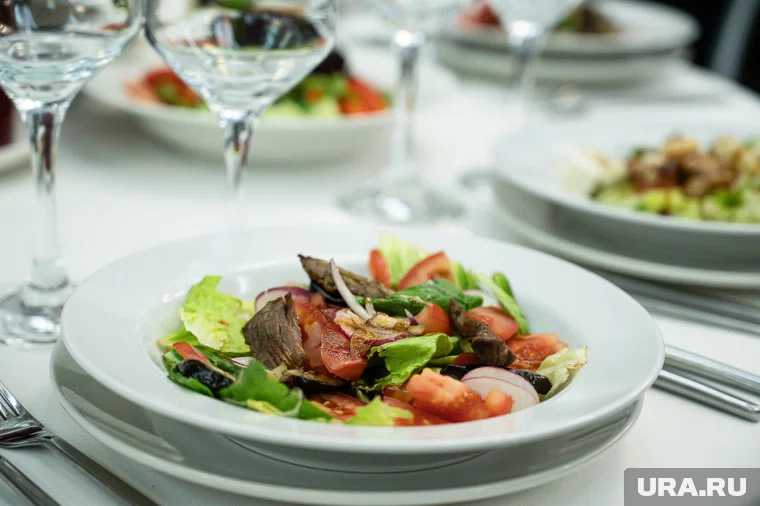 Праздничный ужин лучше закончить за час до сна