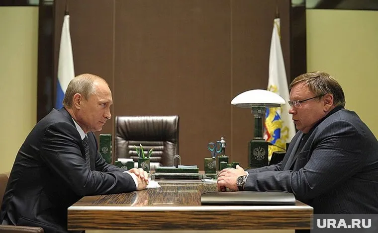 Коньков (справа) ушел в отставку