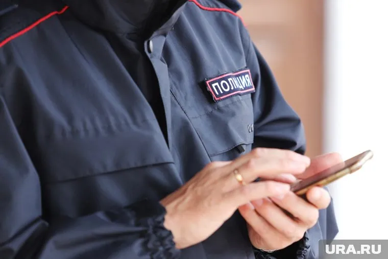 На месте работали сотрудники полиции и Следственного комитета