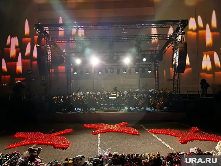 В Москве начался концерт, посвященный жертвам теракта