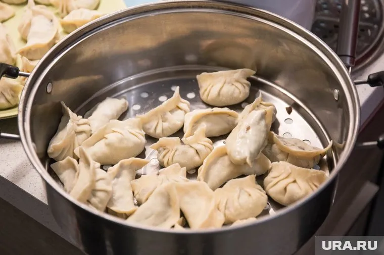 В ЯНАО школьникам не пришлись по вкусу пельмени, поданные на обед