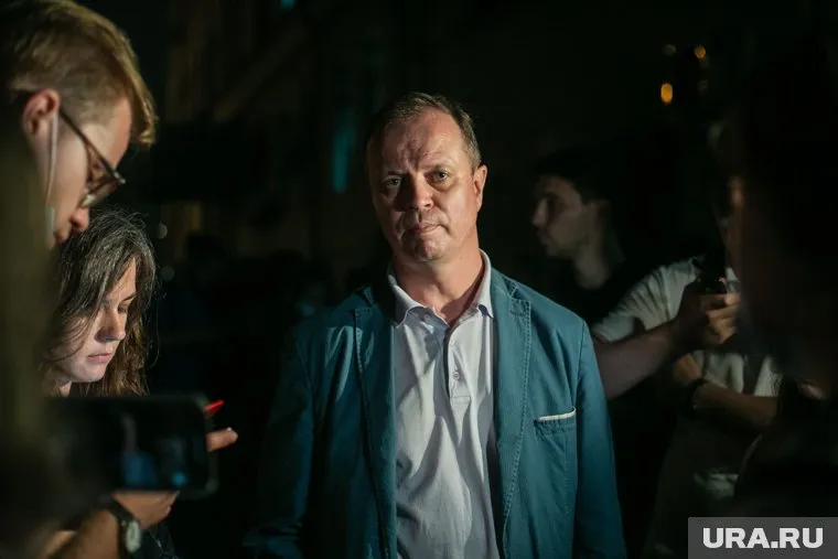 Силовики провели обыск в его квартире