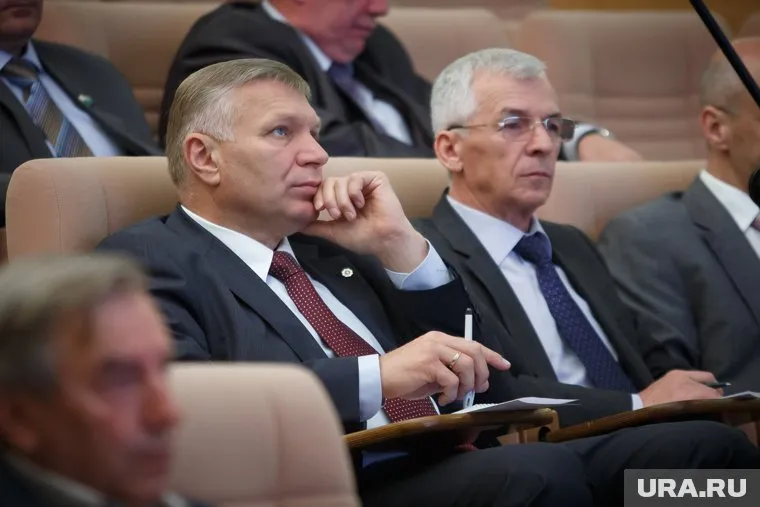 Петру Соколюку (слева) остались считанные часы до получения депутатского мандата