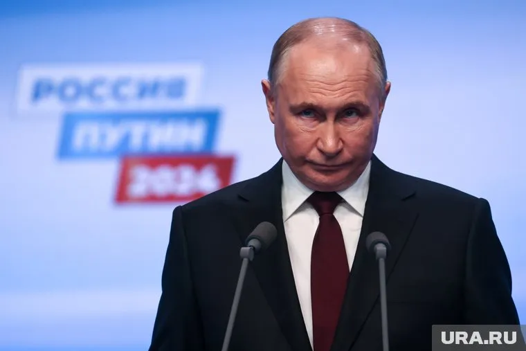 Путин отправил в Севастополь спецборт из Москвы для помощи в регионе