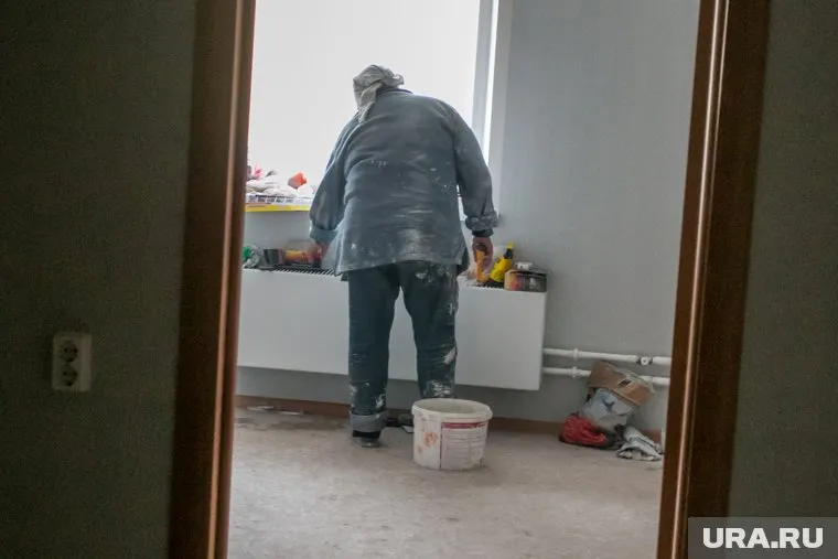 В несущей стене прорезали окно без утверждения проекта перепланировки