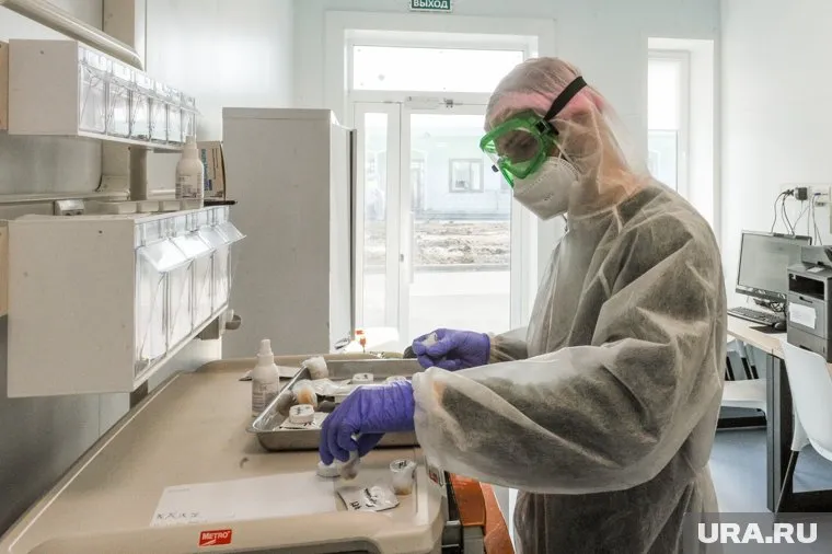 Число заболевших омикрон-штаммом может в 4 раза превысить максимальные показатели прошлого года