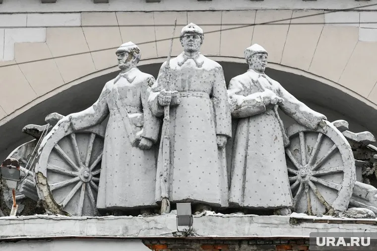 Здание ОДО нуждается в реставрации, ее обяжут провести через суд