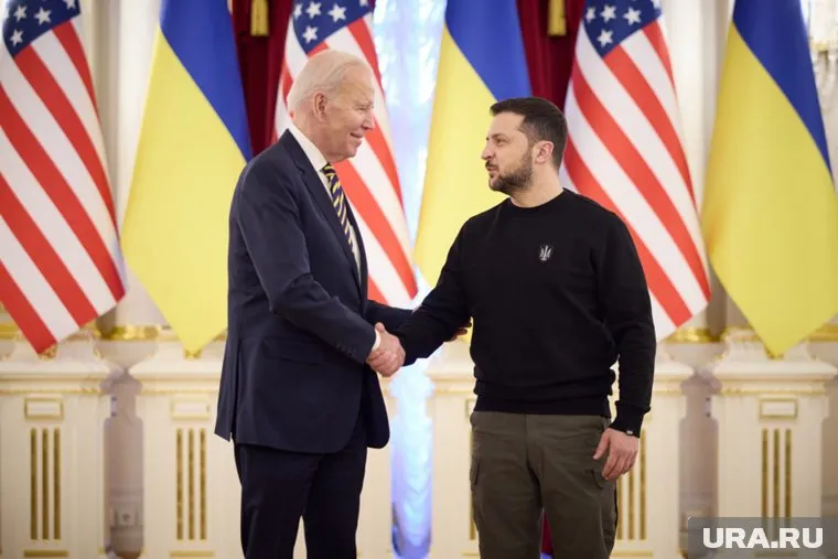 Зеленский боится, что смена власти в США оставит Украину без поддержки