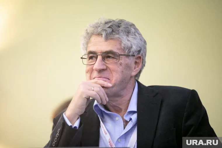 Леонид Гозман не уточнил, почему его вызвали в СК