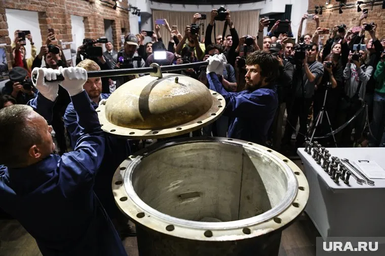 До 12 октября сотрудники музея будут разбираться с содержимым капсулы, а потом сделают выставку