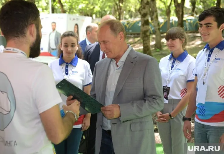 Владимир Путин встретился с молодыми лидерами 15 августа на Северо-Кавказском молодежном образовательном форуме «Машук-2018»
