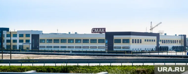 Новый хлебозавод отлично просматривается с Кольцовского тракта