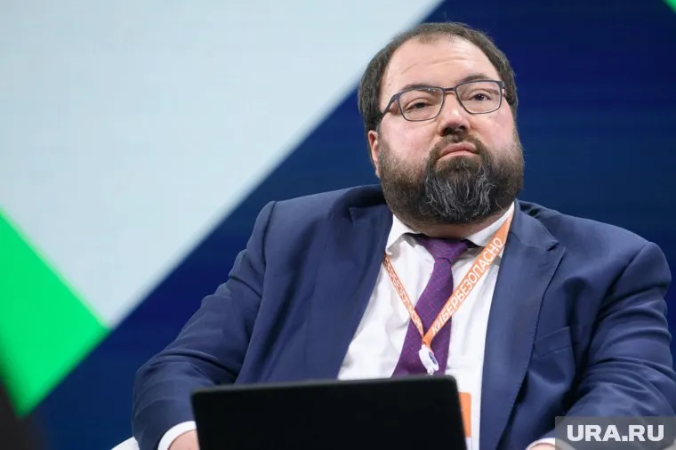 Шадаев заявил, что для простых пользователей рисков нет