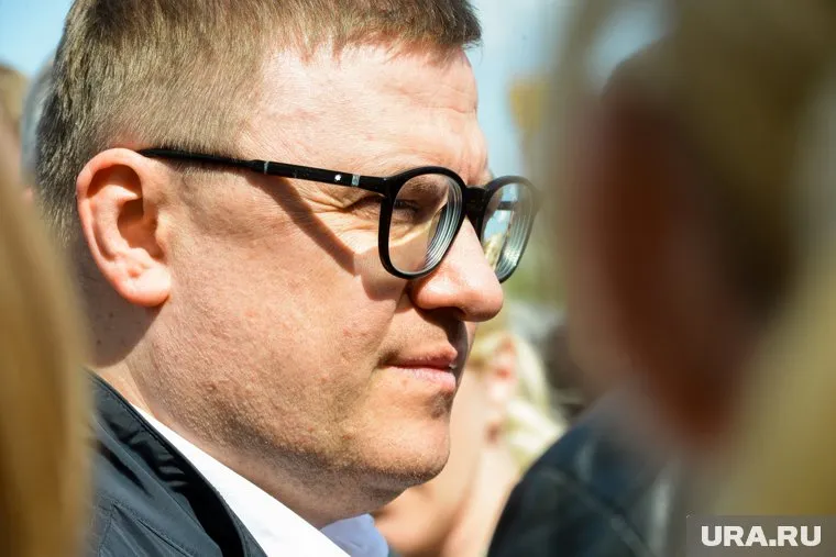 Алексею Текслеру не понравилось состояние детских площадок в районе