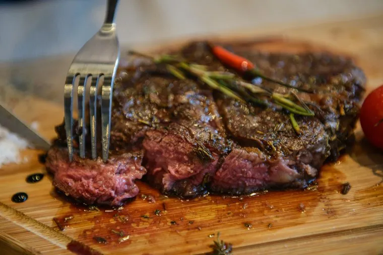 Спорт-бар "Bombardier" во Дворце спорта. Екатеринбург