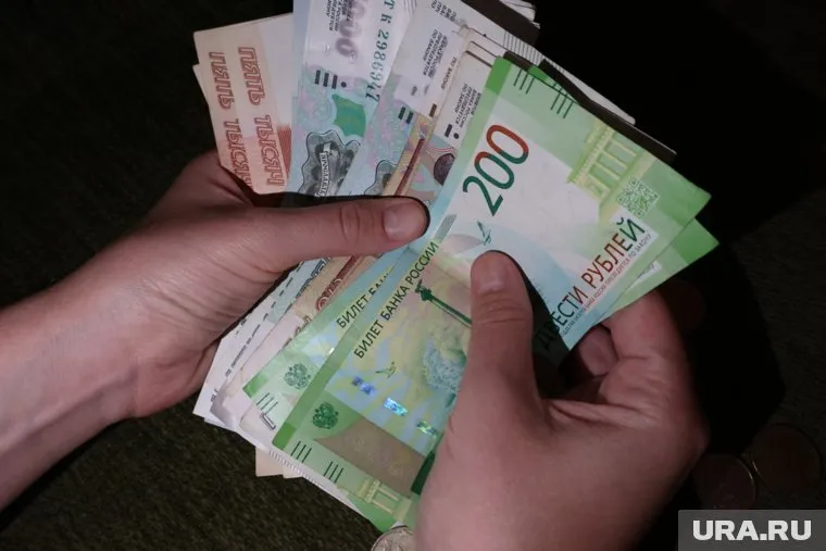 За 2022 год зарплату повысили примерно 22% свердловчан