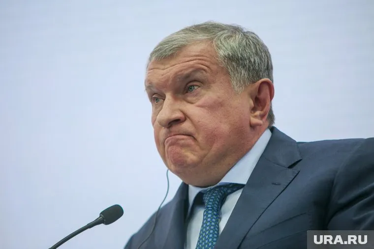 Топ-менеджера хотят видеть в суде