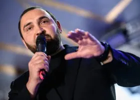 Депутат Хамзаев предложил ввести в школах еще один урок