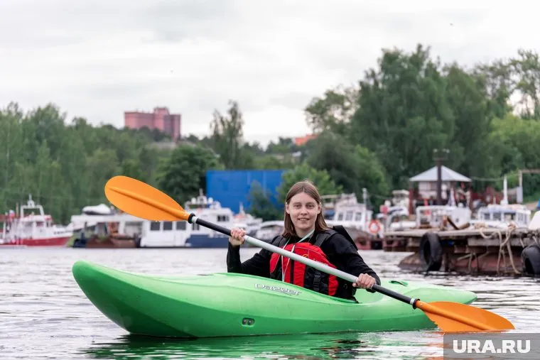 Журналисты отправились на прогулку по заливам в микрорайоне Гайва