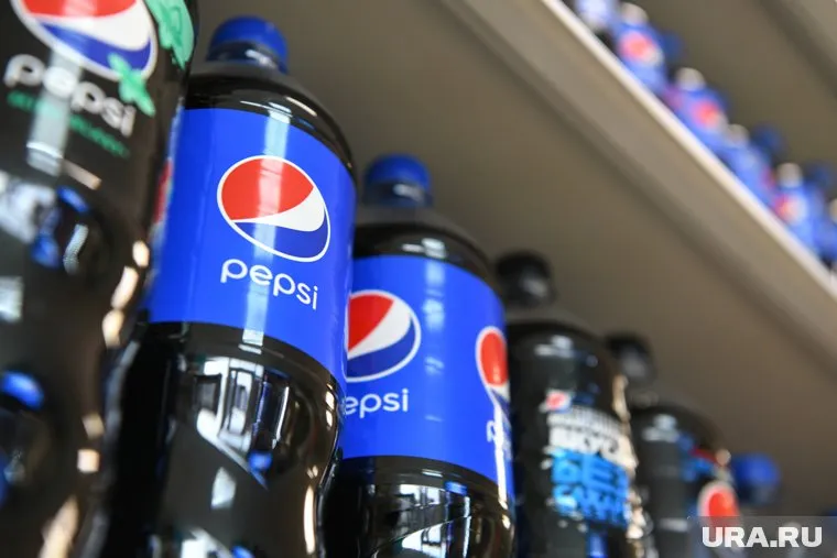 Мужчина купил в «Магните» шесть бутылок Pepsi, но на вкус газировка оказалась не похожей на оригинальный напиток