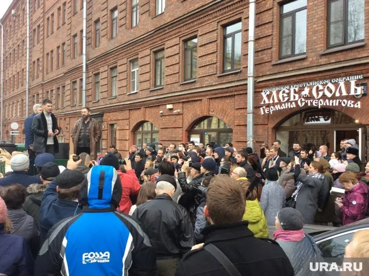 Магазины экс-олигарха открываются по всей России