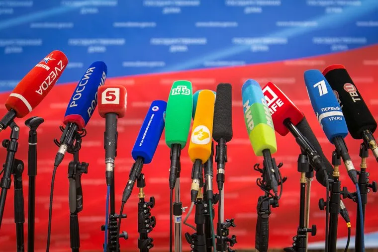 Выборы омбудсмена. Госдума. Москва, микрофоны