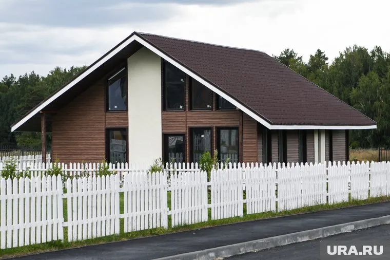 За благоустроенный коттедж с участком теперь придется отдать не меньше 16 миллионов рублей