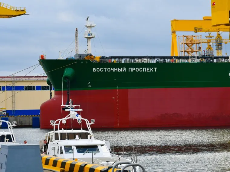 Церемония имянаречения танкеров на судоверфи Звезда. Г. Большой Камень. Приморский край.