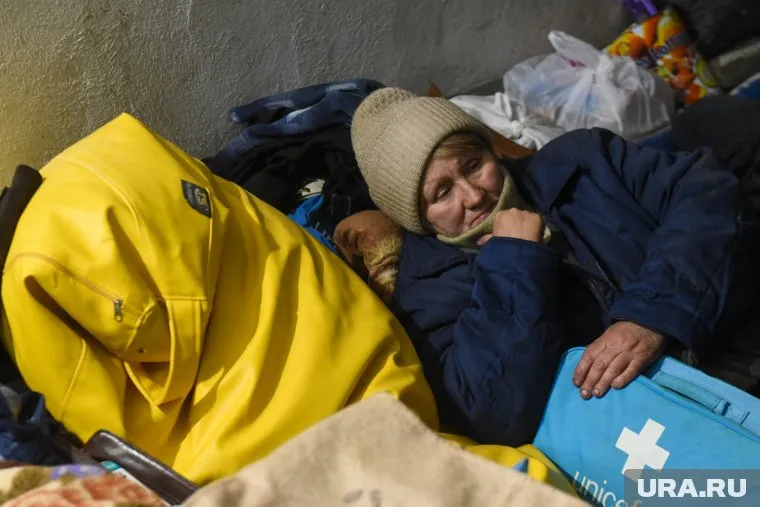 Эвакуированных жителей в Югре сопровождать будут врачи и психологи