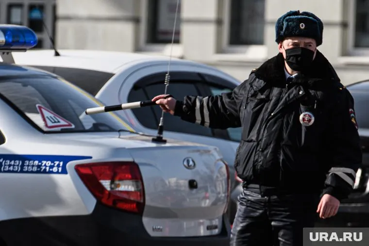 Полицейские хотели остановить машину для проверки документов