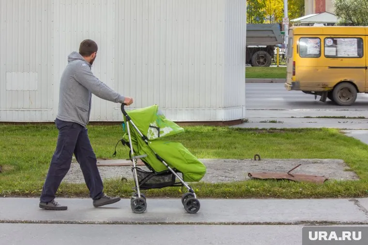 Ребенок выпал из коляски (фото из архива)