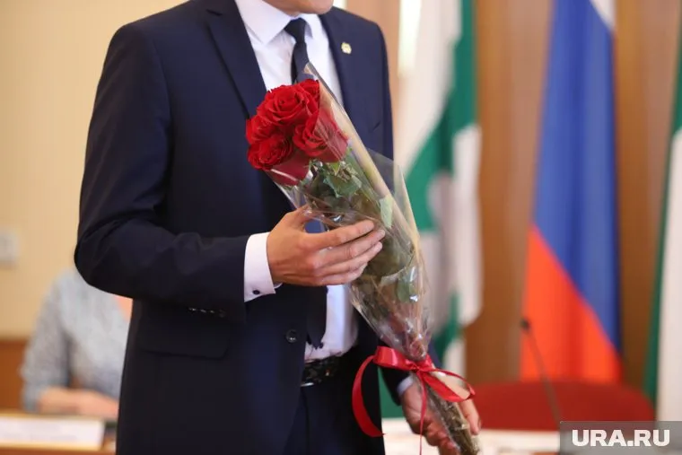 В Чашинской школе поздравили директора с юбилеем директора школы Нину Беркутову