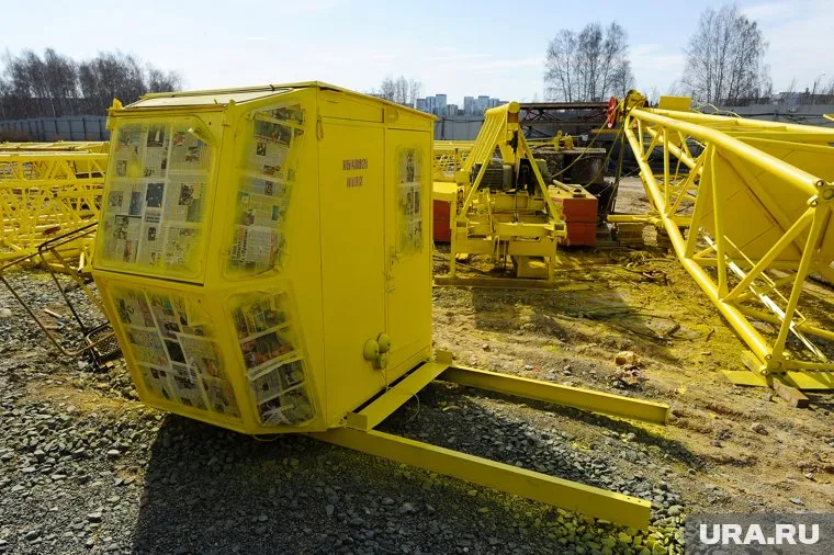 Рабочий получил смертельную травму в результате падения конструкции