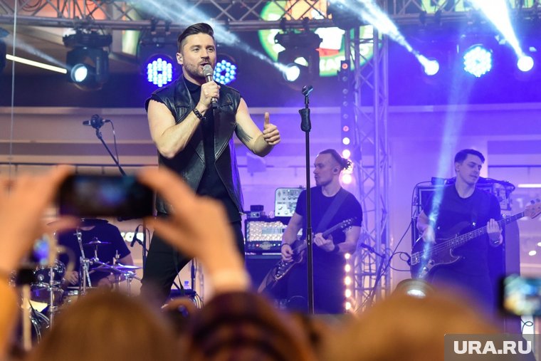 Лазарев год скрывал рождение дочери