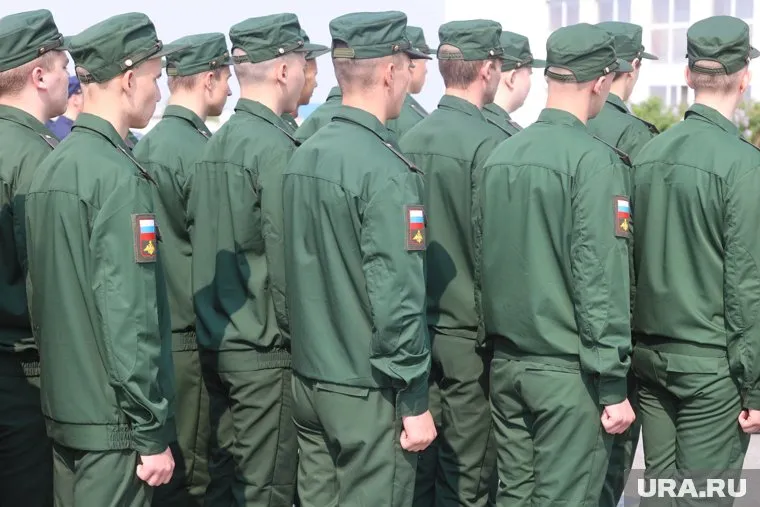 Правительство РФ одобрило изменение призывного возраста, отметив одно замечание