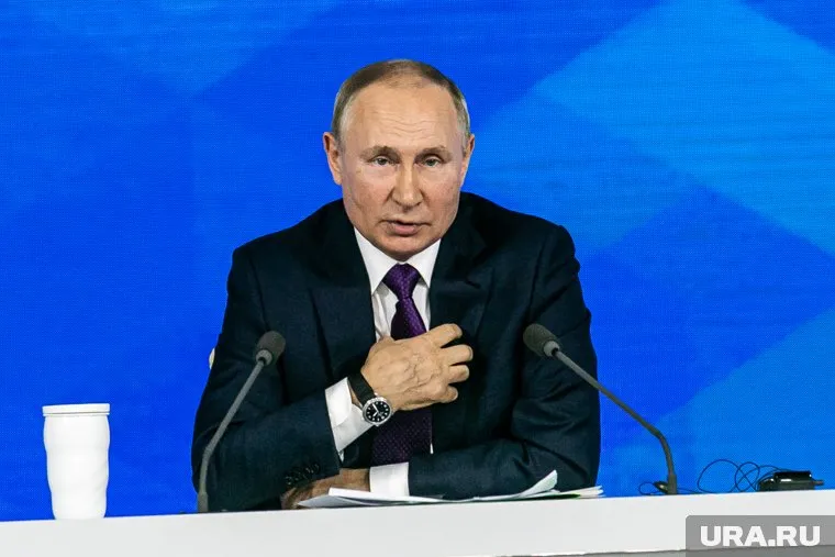 Путин пожелал Макрону успехов