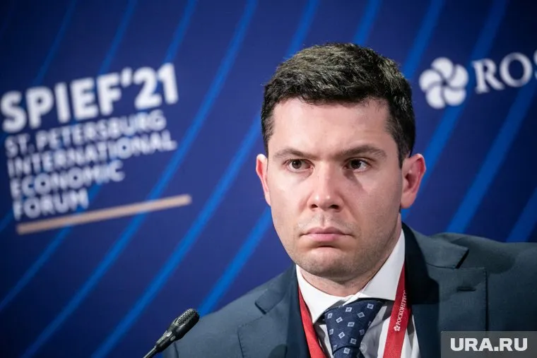 Антон Алиханов заявил, что ежегодно прививает своих детей от гриппа, но не рекомендует вакцинироваться от COVID